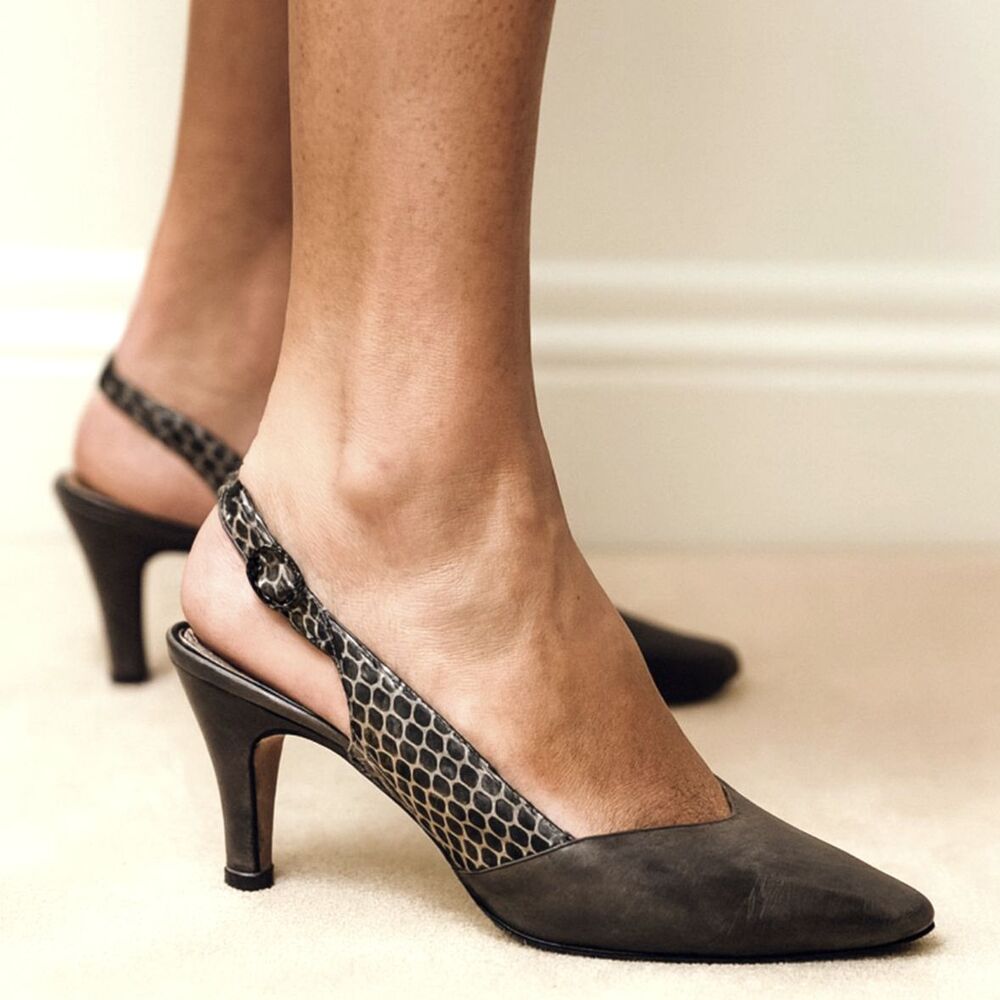 Salvatore Ferragamo Gray Snakeskin Leather Slingback Heels Shoes Women's Sz 6.5